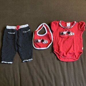 Bundle Baby girl clothes, size 3-6 months, colors red and black.